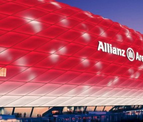 开云下载-欧冠半决赛焦点战，骑士粉碎尼克斯，一场跨越时空的胜利隐喻