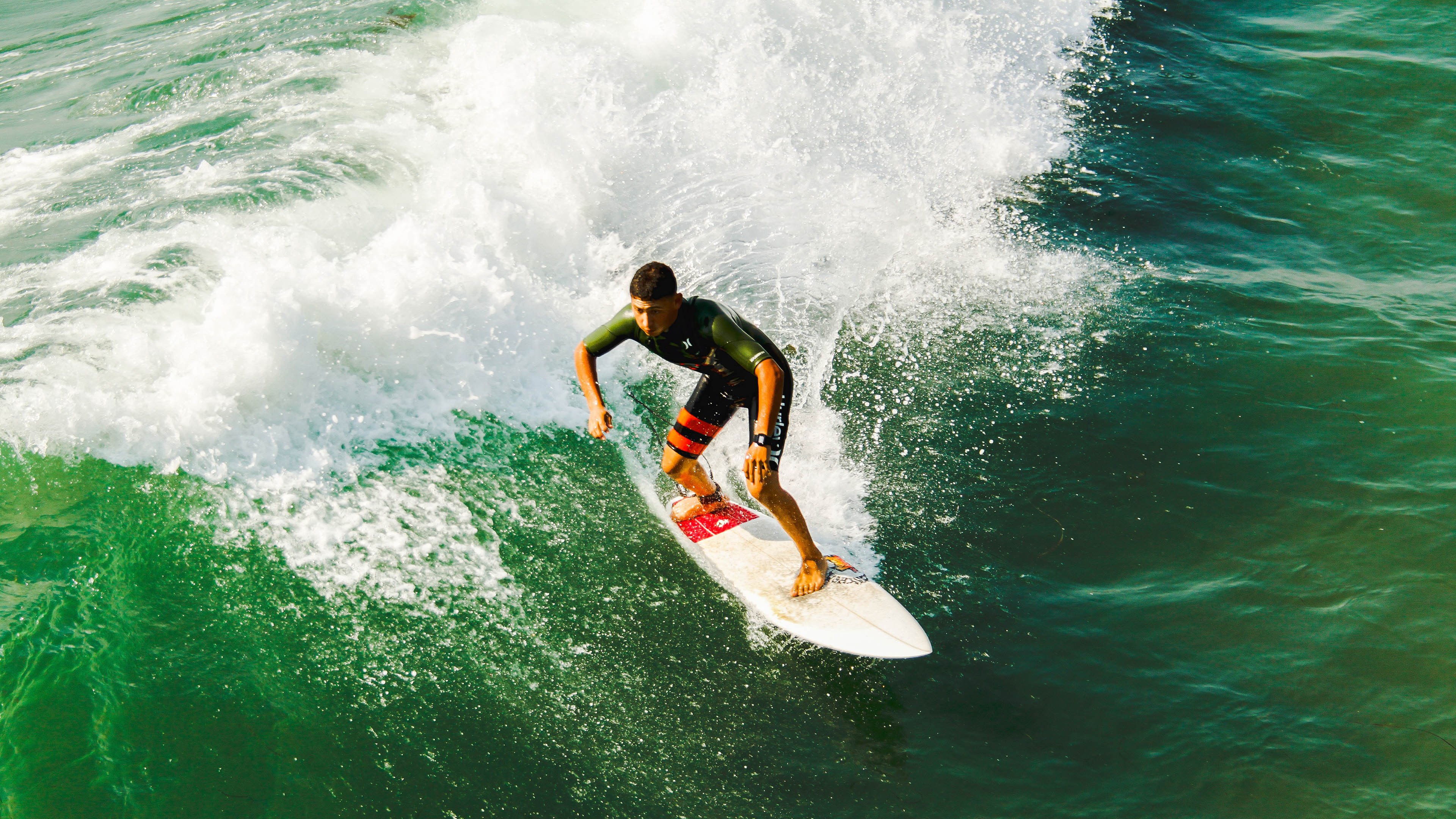 克莱关键回合不手软，黄蜂强势晋级广厦队