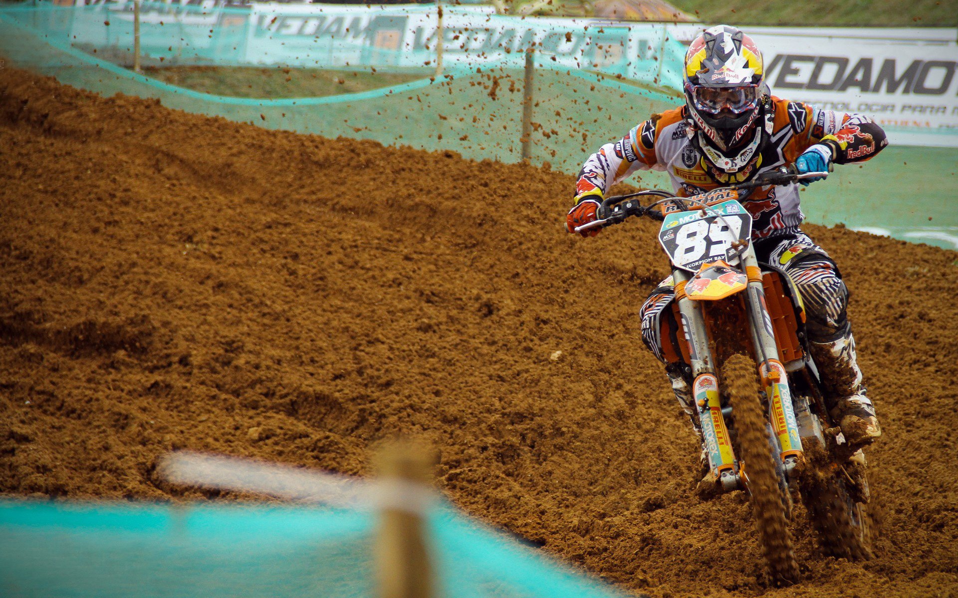 西甲国家德比硝烟未散，埃及逆转塞维利亚的足球启示录