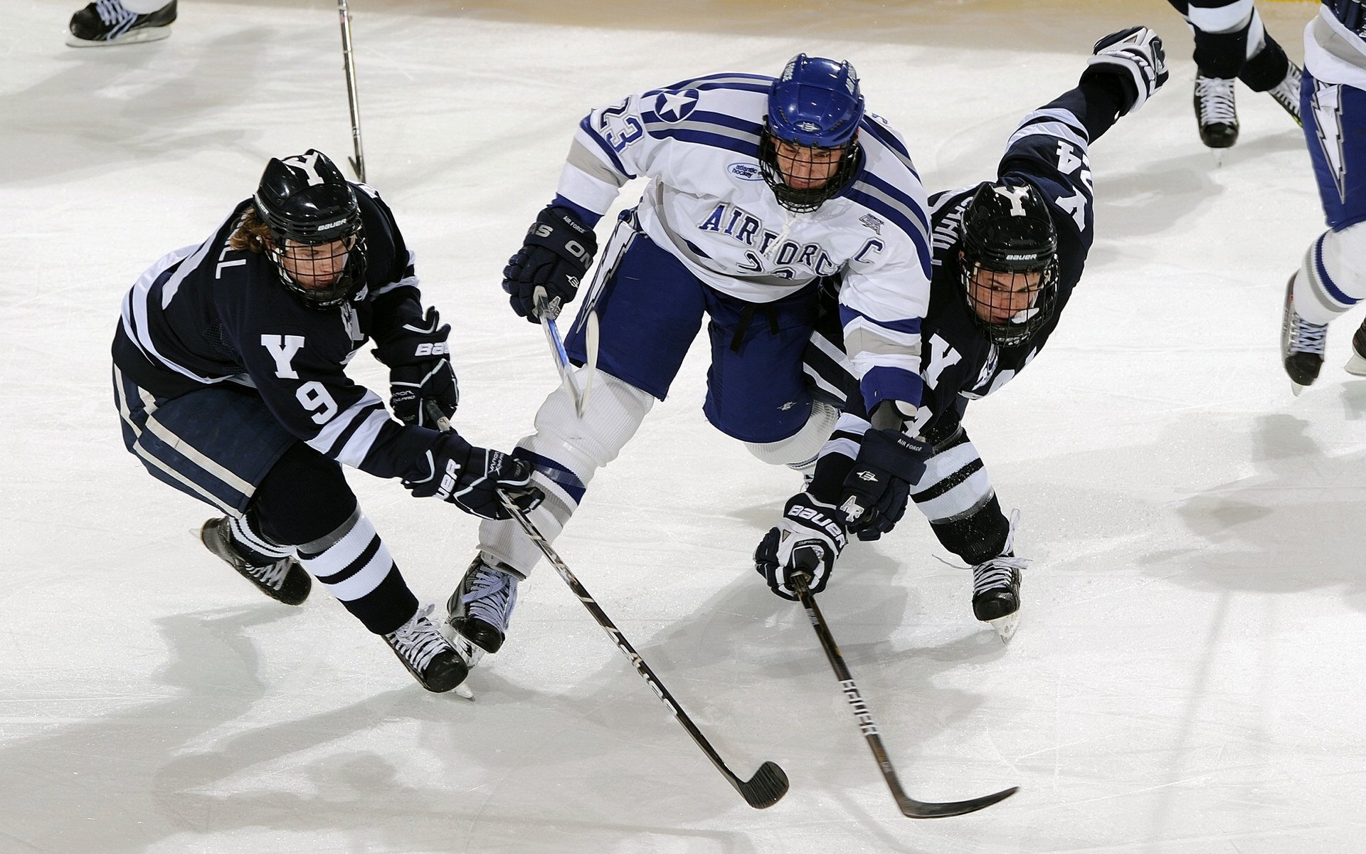利拉德时间降临,老鹰啄破广厦,致命三分雨浇灭反扑火焰